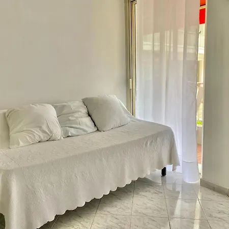 Le Studio, Proche Apartamento
